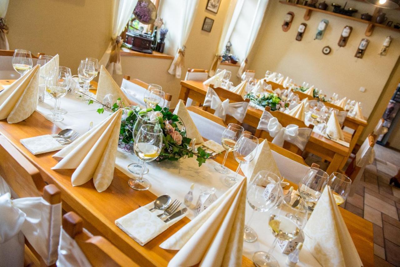 Penzion Restaurace U Helferu Libuň المظهر الخارجي الصورة