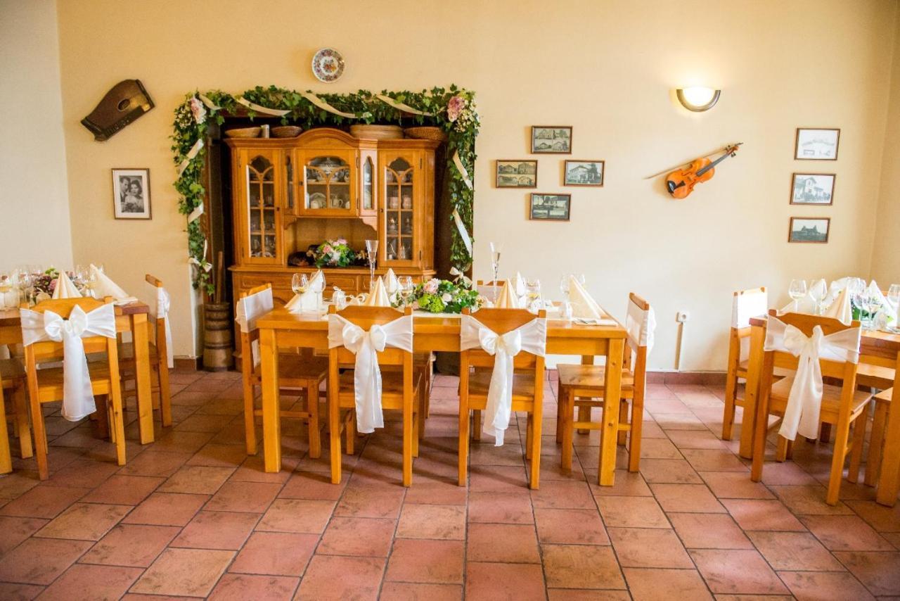 Penzion Restaurace U Helferu Libuň المظهر الخارجي الصورة